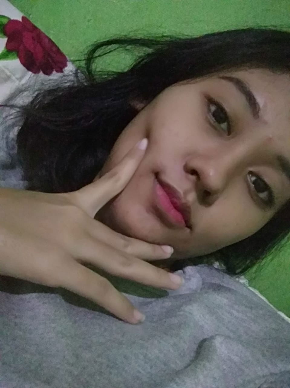 revina azzahra profile icon