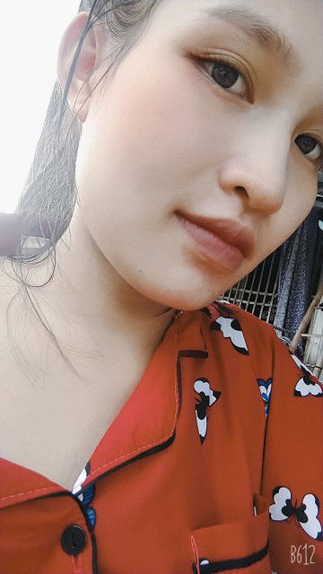 yến yến profile icon