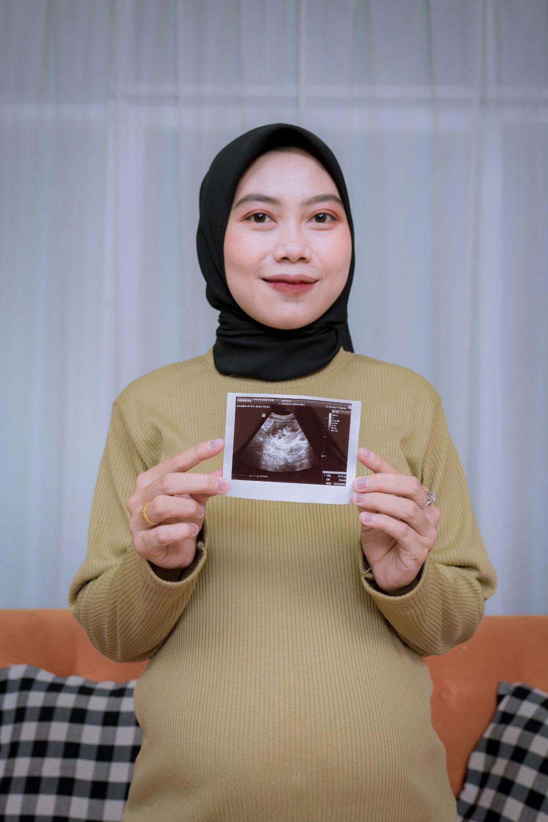 Ratna Sari profile icon