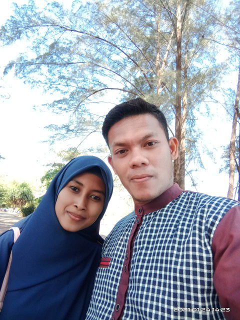 riska faisal profile icon