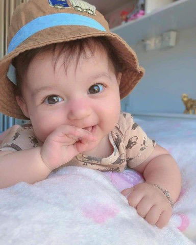 Mommy to a baby profile icon