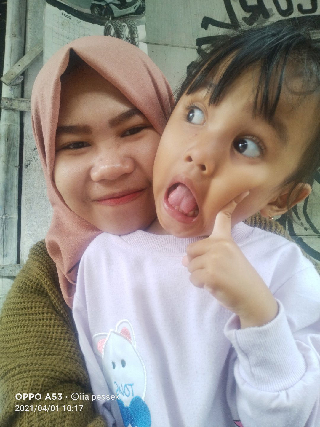 Ria Oktaviani profile icon