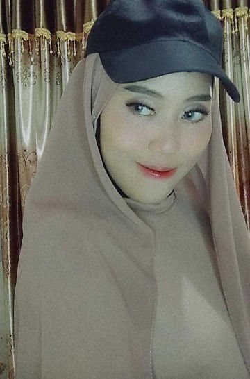 risma usnul khotimah profile icon