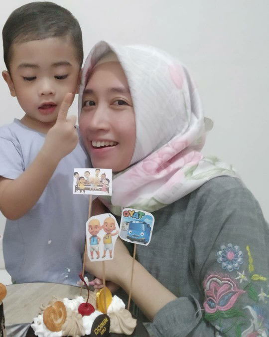 Elsya Monica profile icon