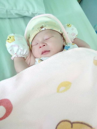 แตกแล้วจ้าาา40+4คลอดวันที่13/11/62