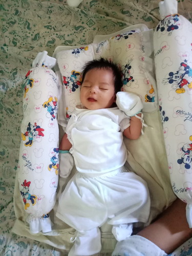 sino po naka experience dito na hindi din pantay ang head ni baby?