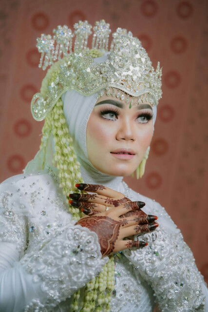 Dwi Lestari profile icon