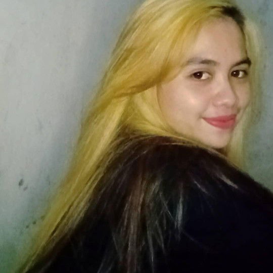 tini novebriany profile icon