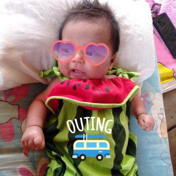 ใส่ชุดรอ