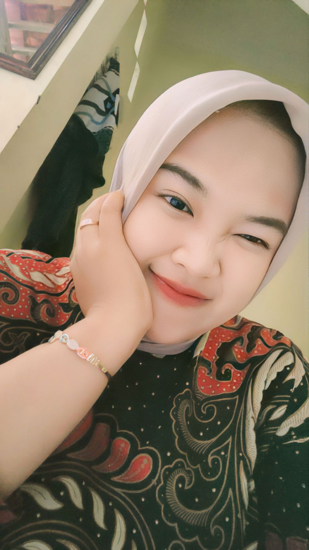 Putri Eka profile icon