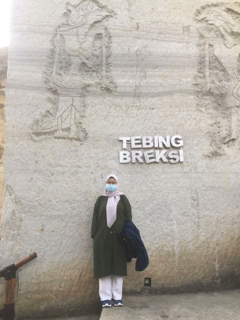 Ade damayanti profile icon