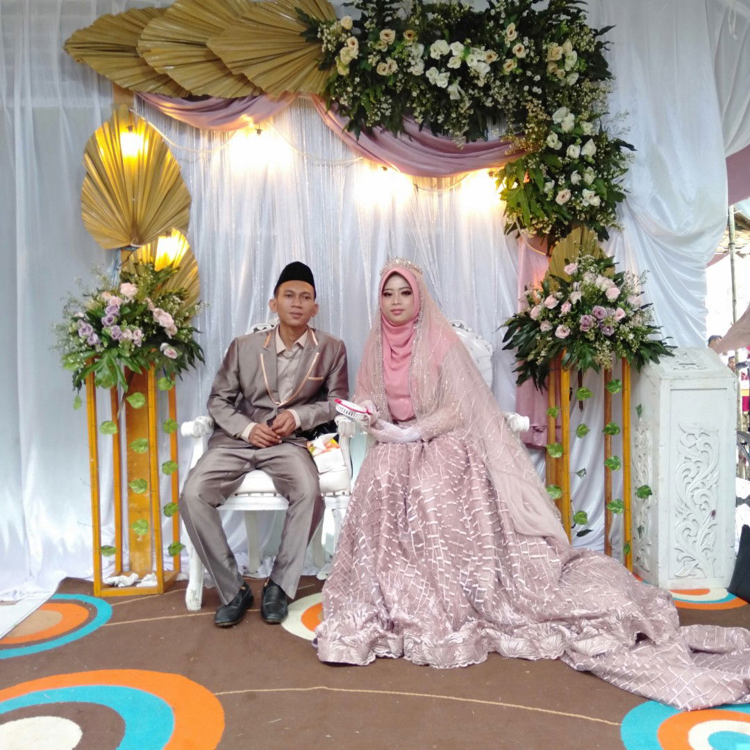 Sri Lestari profile icon