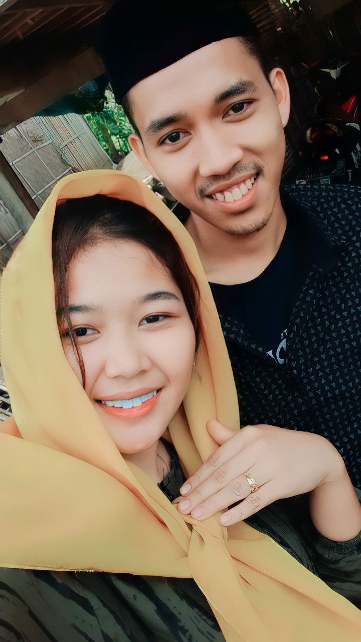 Putri Suriani03 profile icon