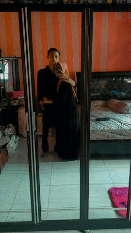 Devi Trisyani profile icon