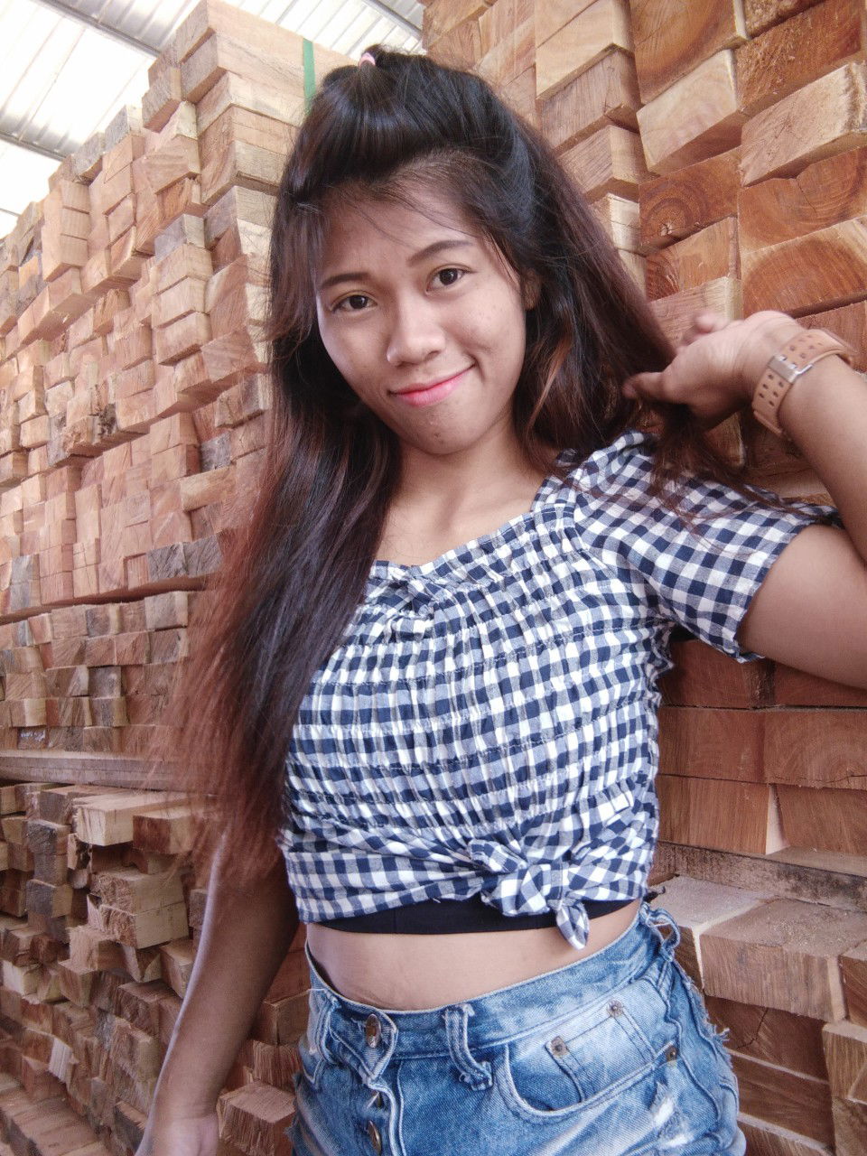 N Meuy Pogaew profile icon