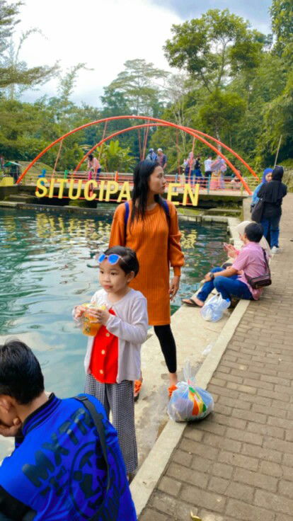 cucu cahyati profile icon