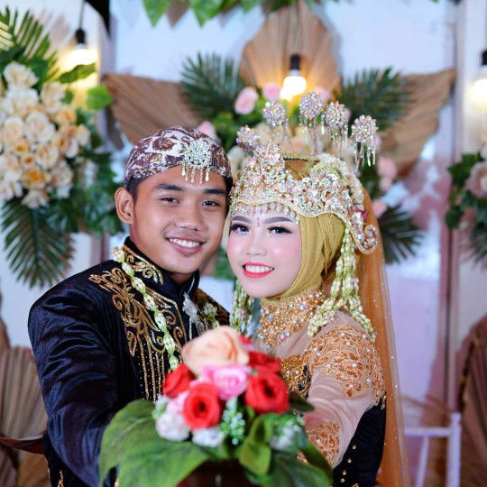 Septian Hendi /Dwi Ayu profile icon