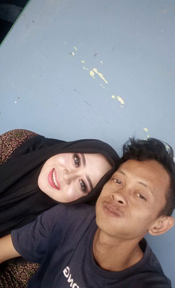 yulia Lestari s profile icon