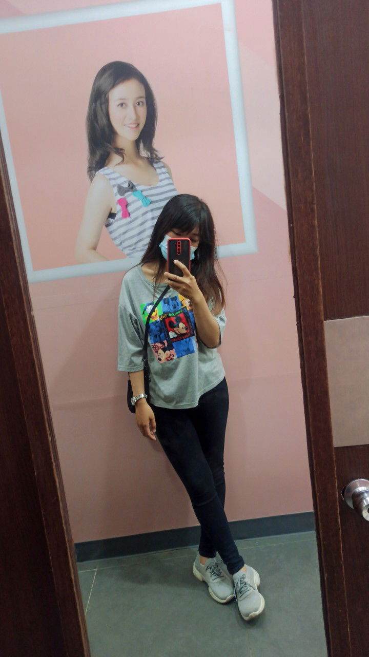 Yuni Julianita profile icon