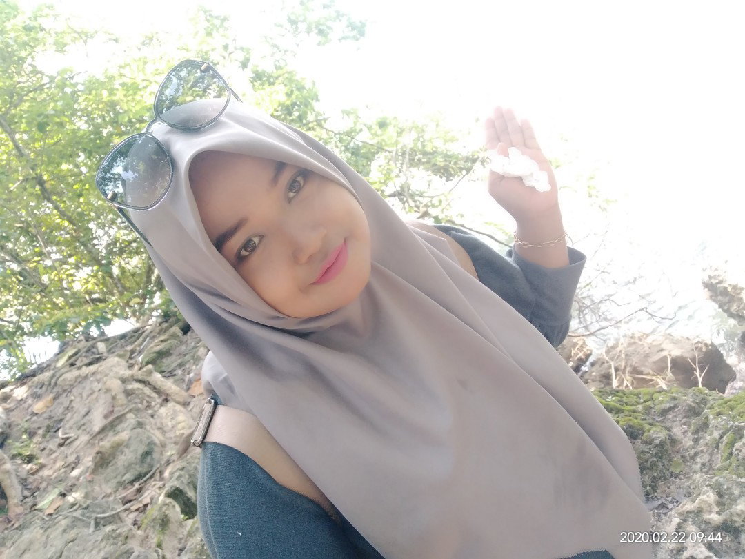 Reni Hayati profile icon