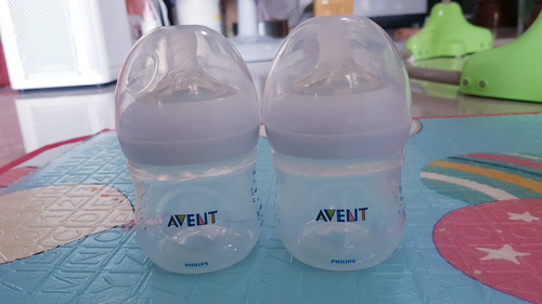 (ขายแล้วค่ะ)ขายค่ะขวดนม150บาทค่าส่ง50บาทค่ะ