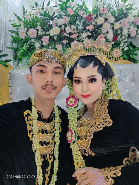 dede masriah profile icon