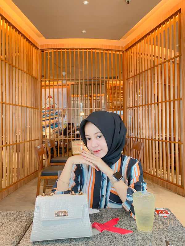 Melly Julianty profile icon