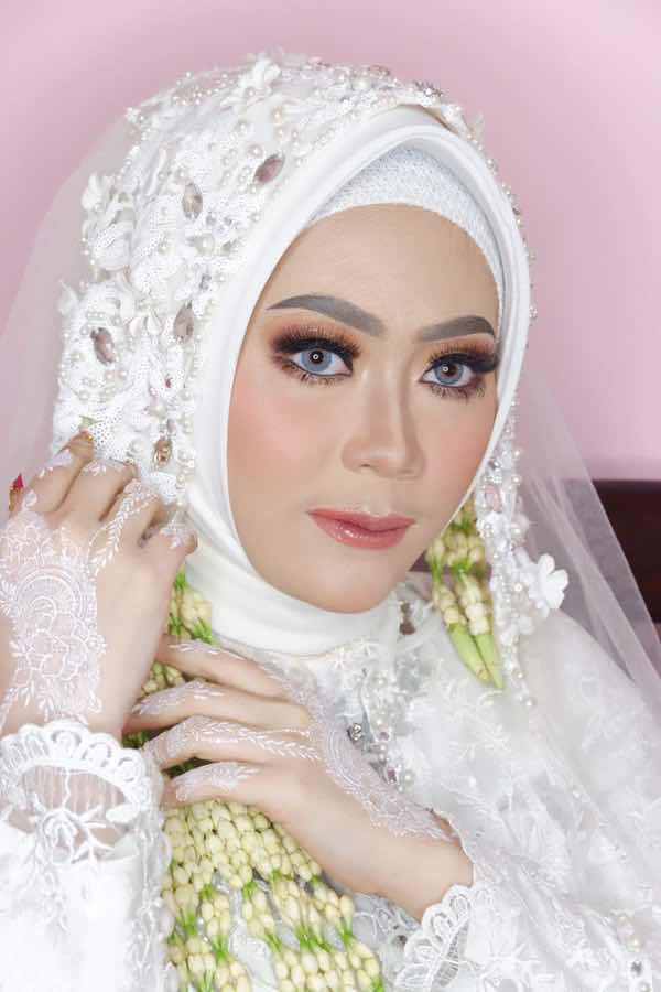 Putri Aprilia profile icon