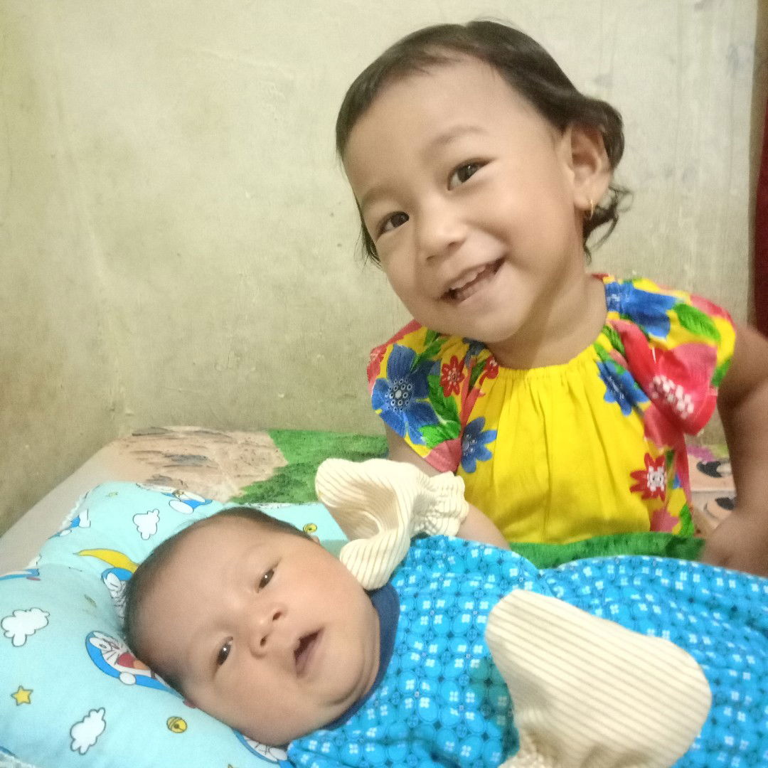 jarak usia si adek dan si kakak