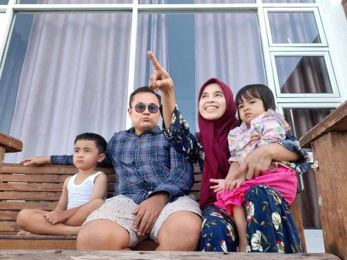 Siti Emalia Nasution profile icon