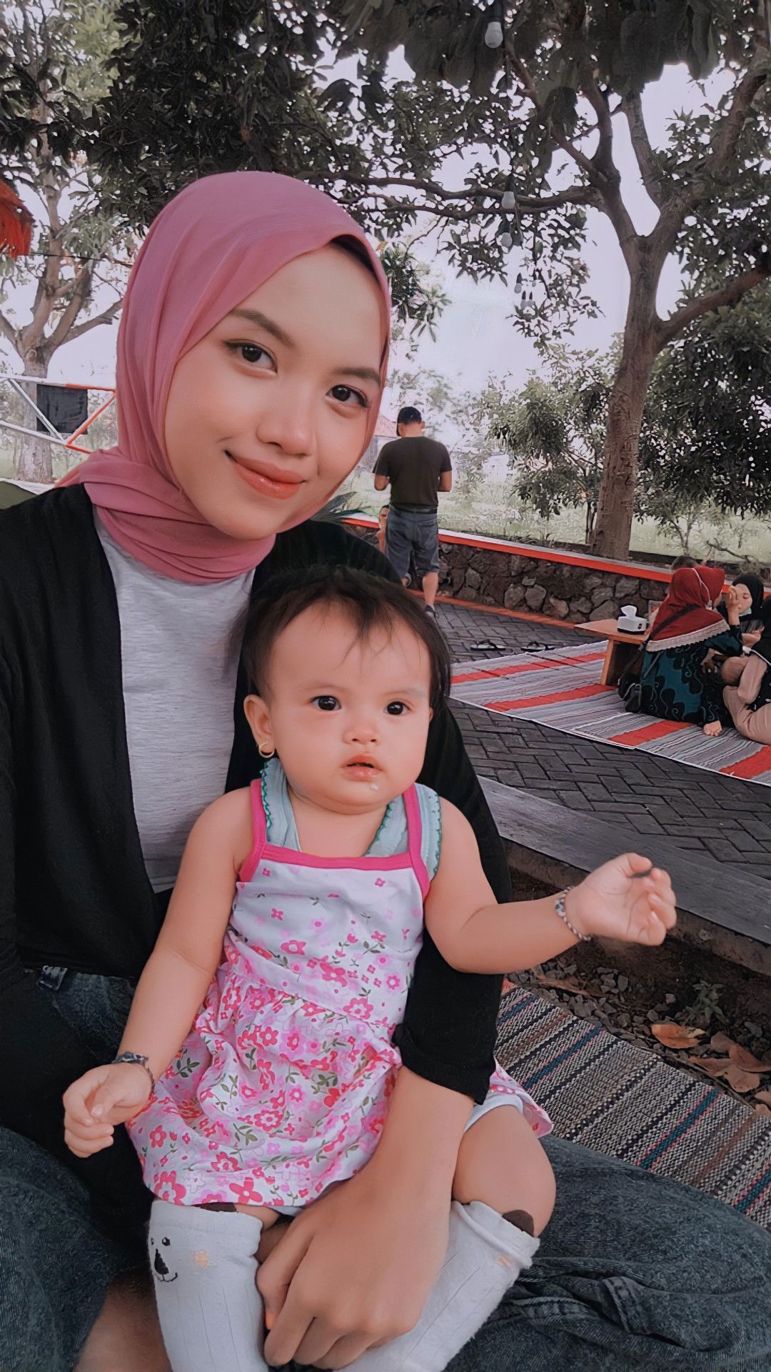 Titin Musyarofah profile icon