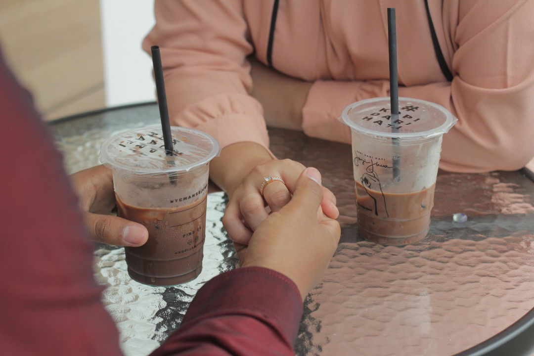 Alya Tatine Vika Puri profile icon