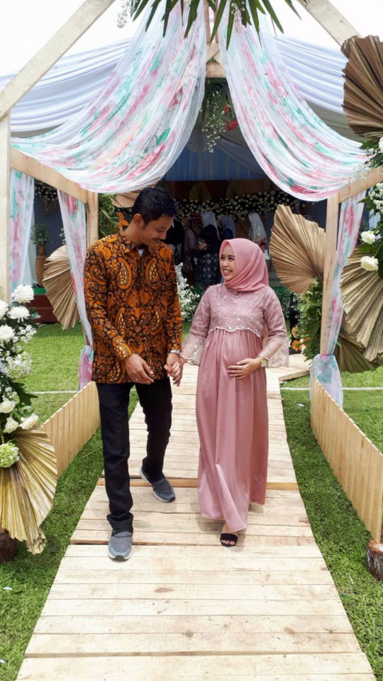 lagi hamil ? ko kecil sih ?