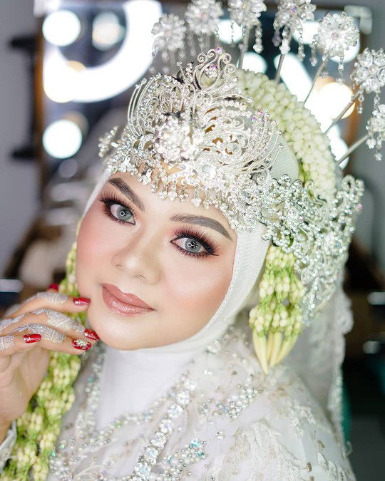 santi yupita sari profile icon