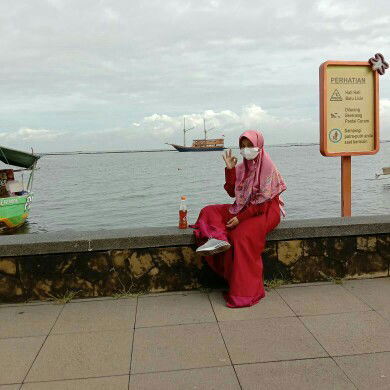 Yulli Yulli profile icon