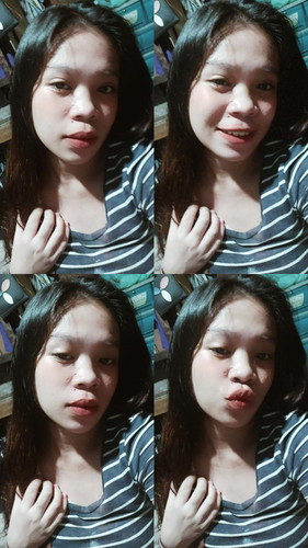 Natural lang ba na pag umiihi merong kasamang puting malagkit?