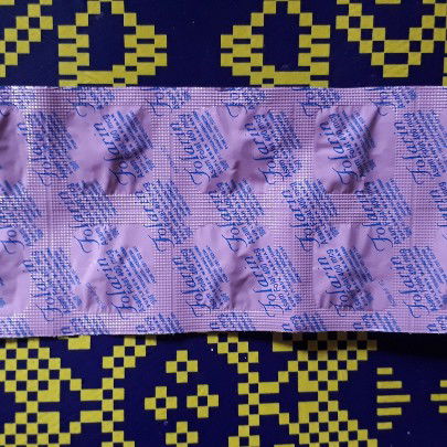 beli obat di apotek atau di bidan lagi??