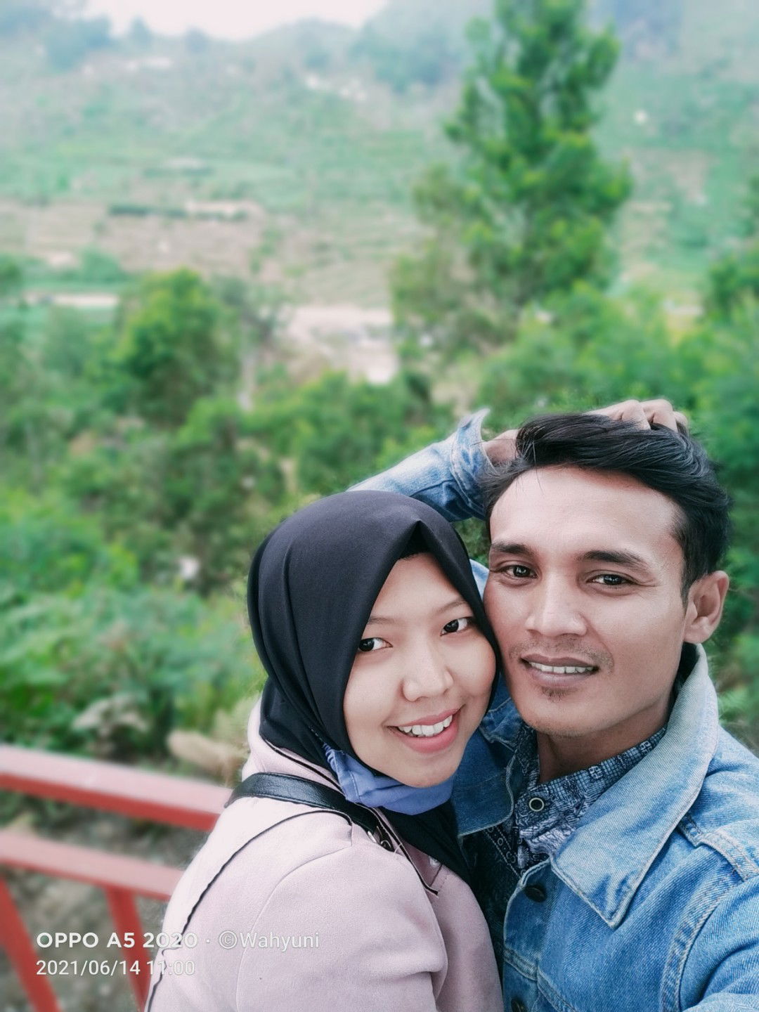 Sri Wahyuni profile icon