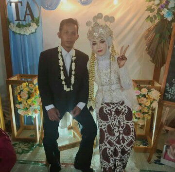 Astuti Ane profile icon