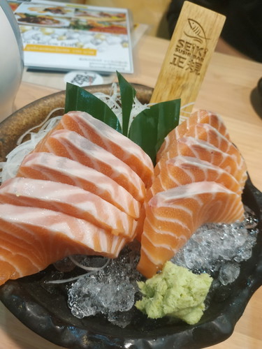 แม่ๆบ้านไหนชอบกินแซลมอนบ้างค่ะ ลูกสาว หรือชาย