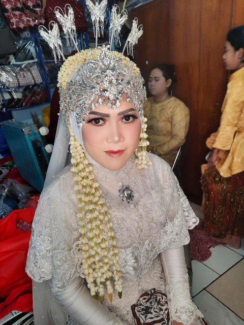 Erlindah Purnamasari profile icon