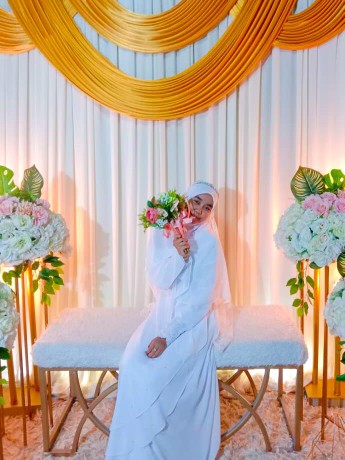 Nur Farahanim profile icon