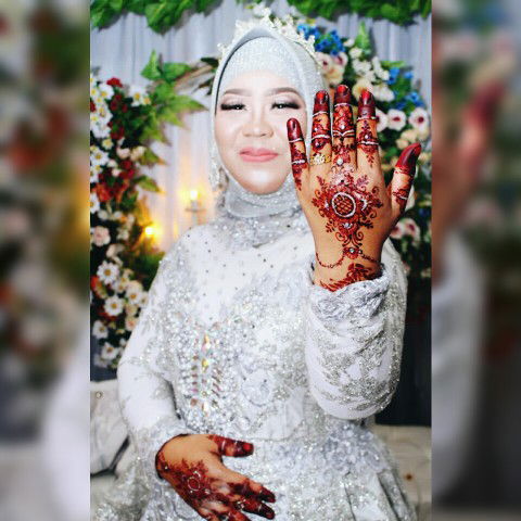 Damayanti Panjaitan profile icon