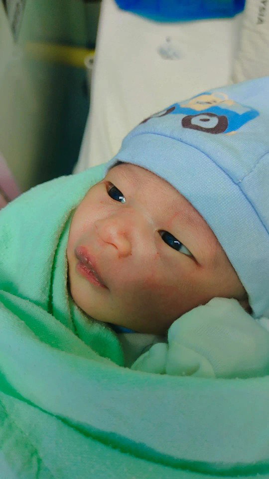 Elisya Syahierah profile icon