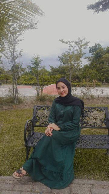 Ratna Sari profile icon