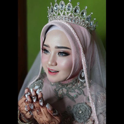 Nur Hayati profile icon