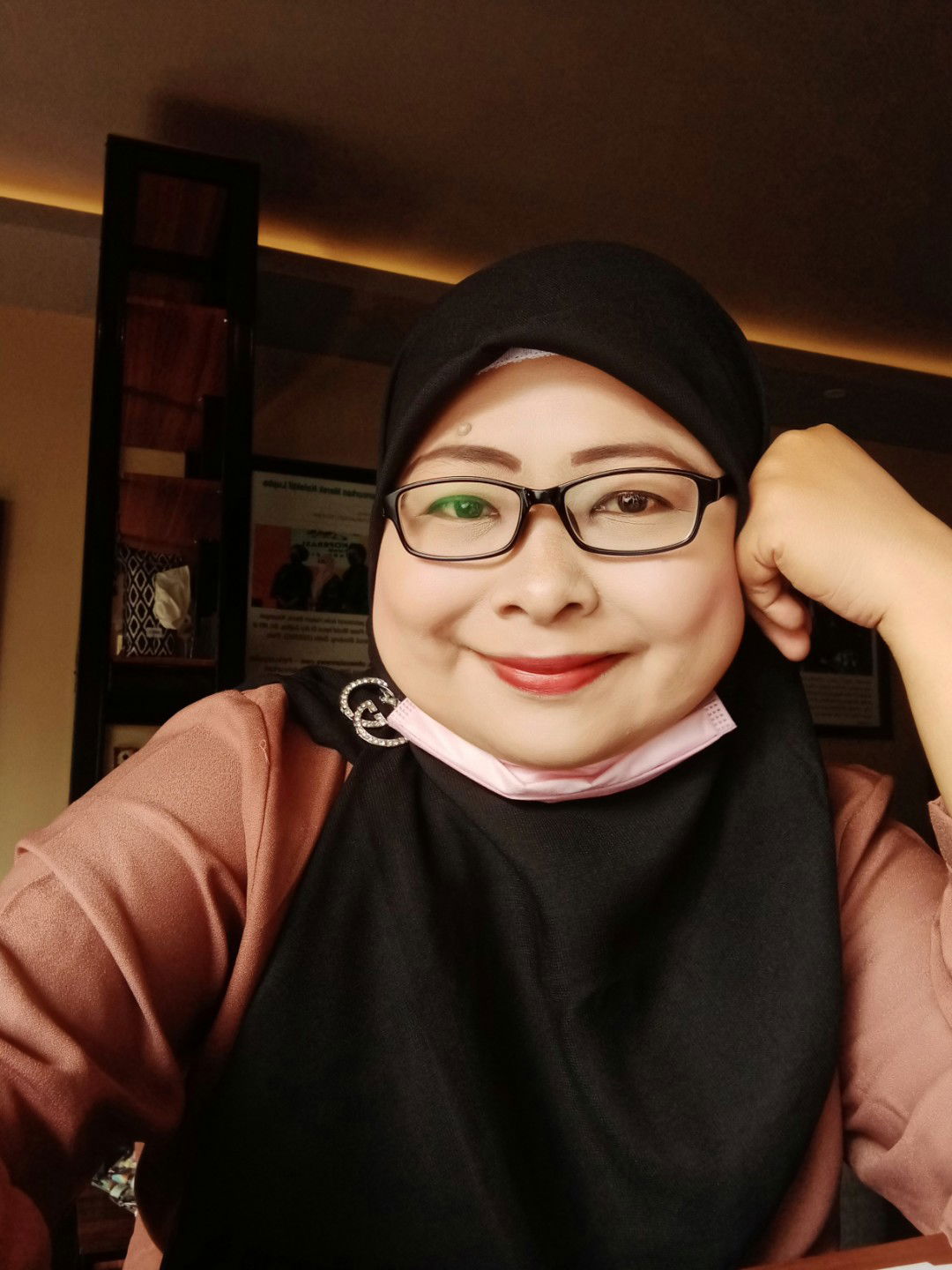 PURWANDARI HIDAYAT profile icon