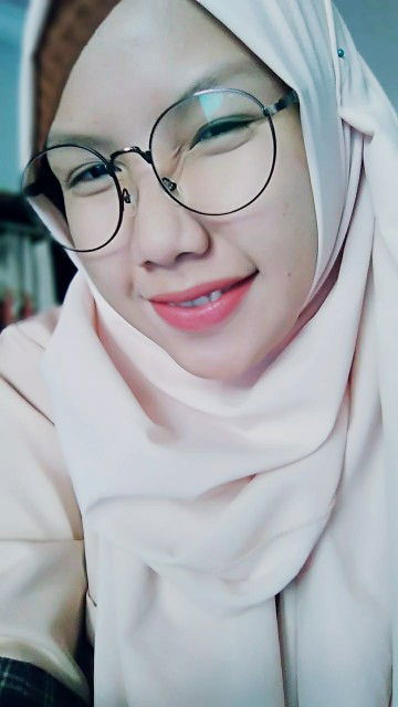 lilis nur indah sari profile icon