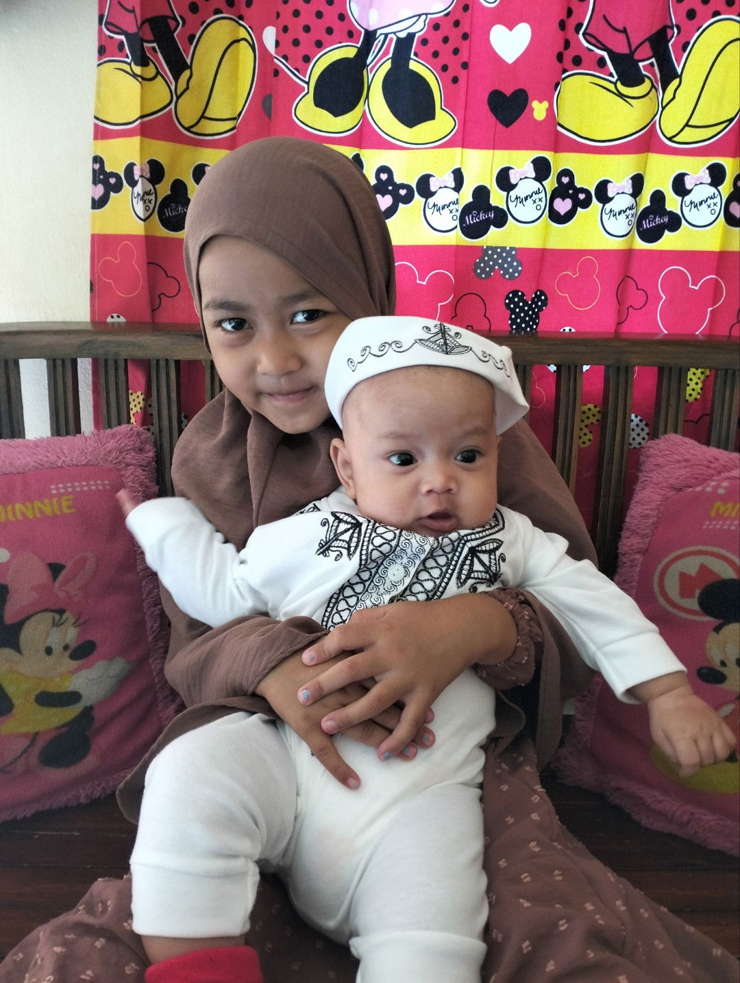 Reni Tania profile icon