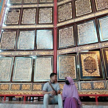 pilih aku atau game PS?!!??